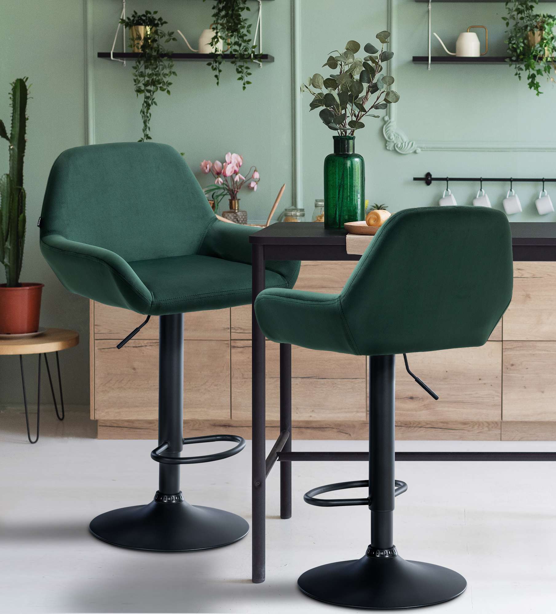 Set med 2 stycken Braga Sammet Barstolar