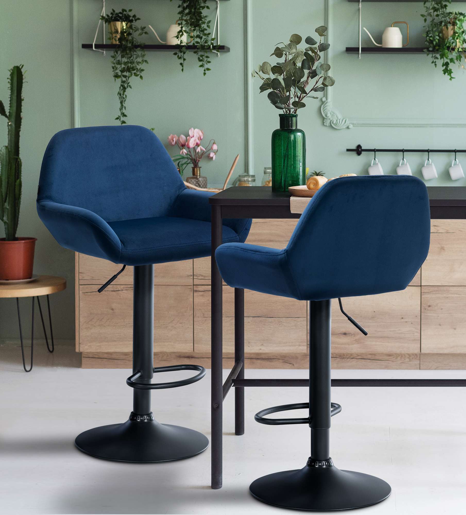 Set med 2 stycken Braga Sammet Barstolar