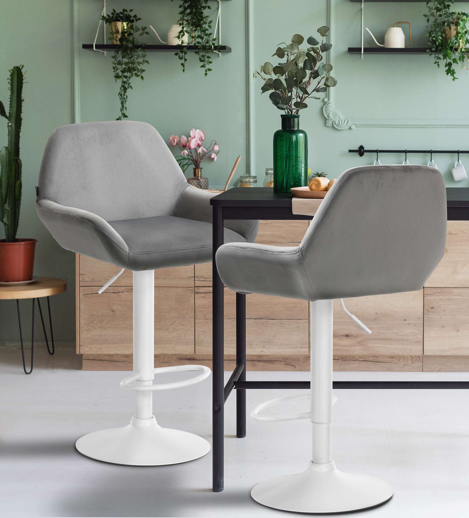 Set med 2 stycken Braga Sammet Barstolar