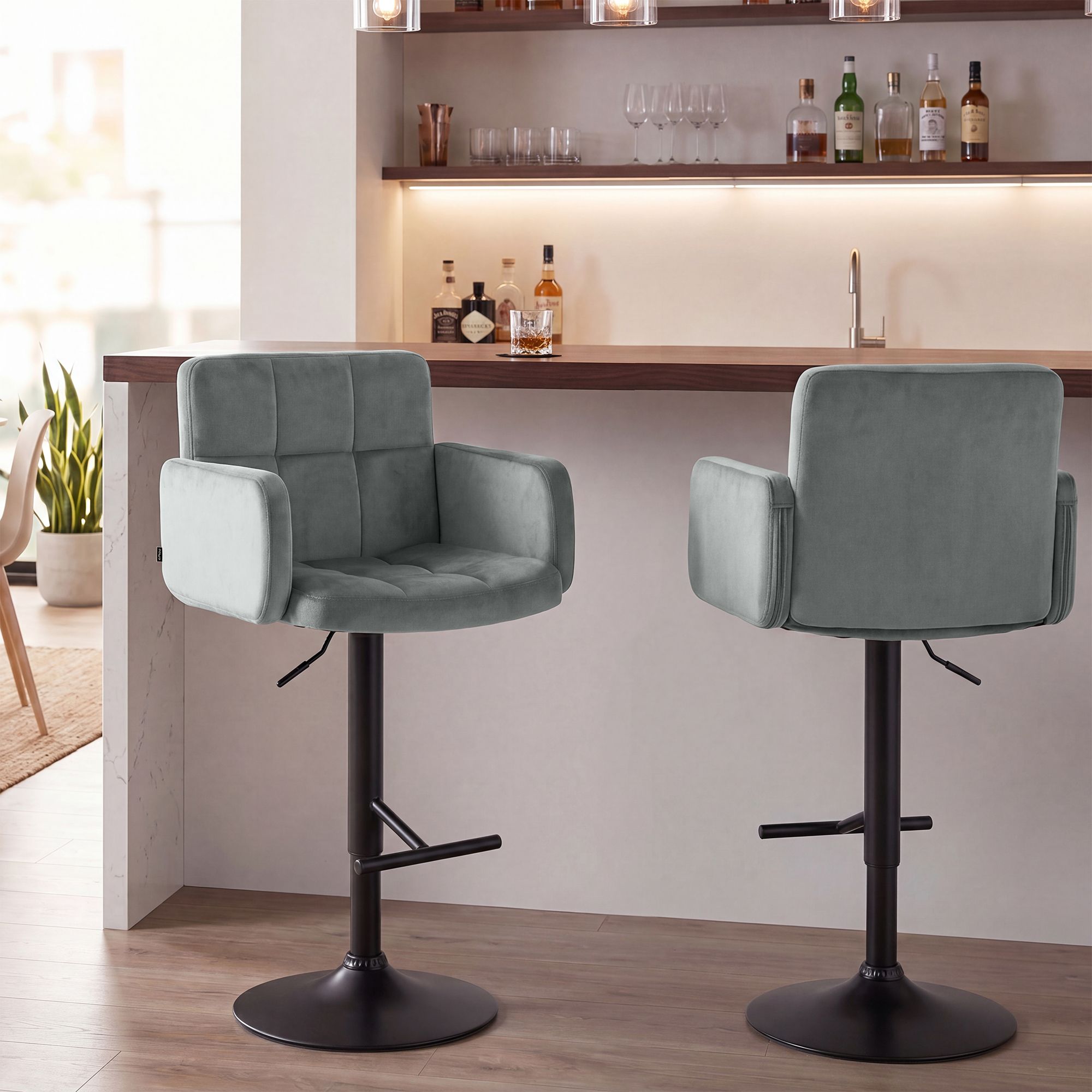2-pack barstolar Los Angeles i sammet &ndash; snygg design och bekväm sitthöjd för kök och bar