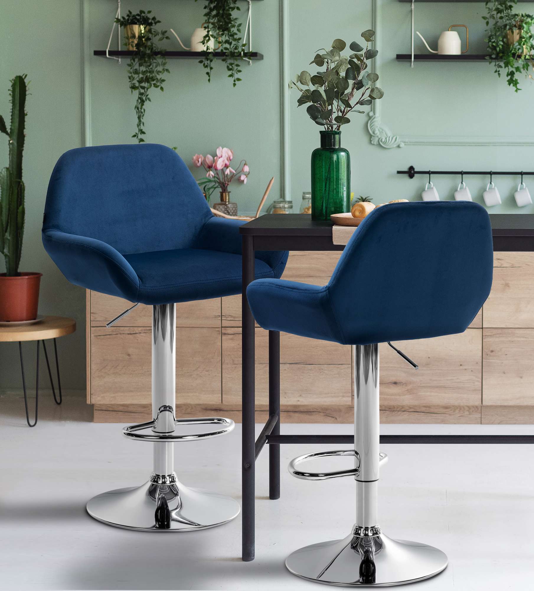 Set med 2 stycken Braga Sammet Barstolar