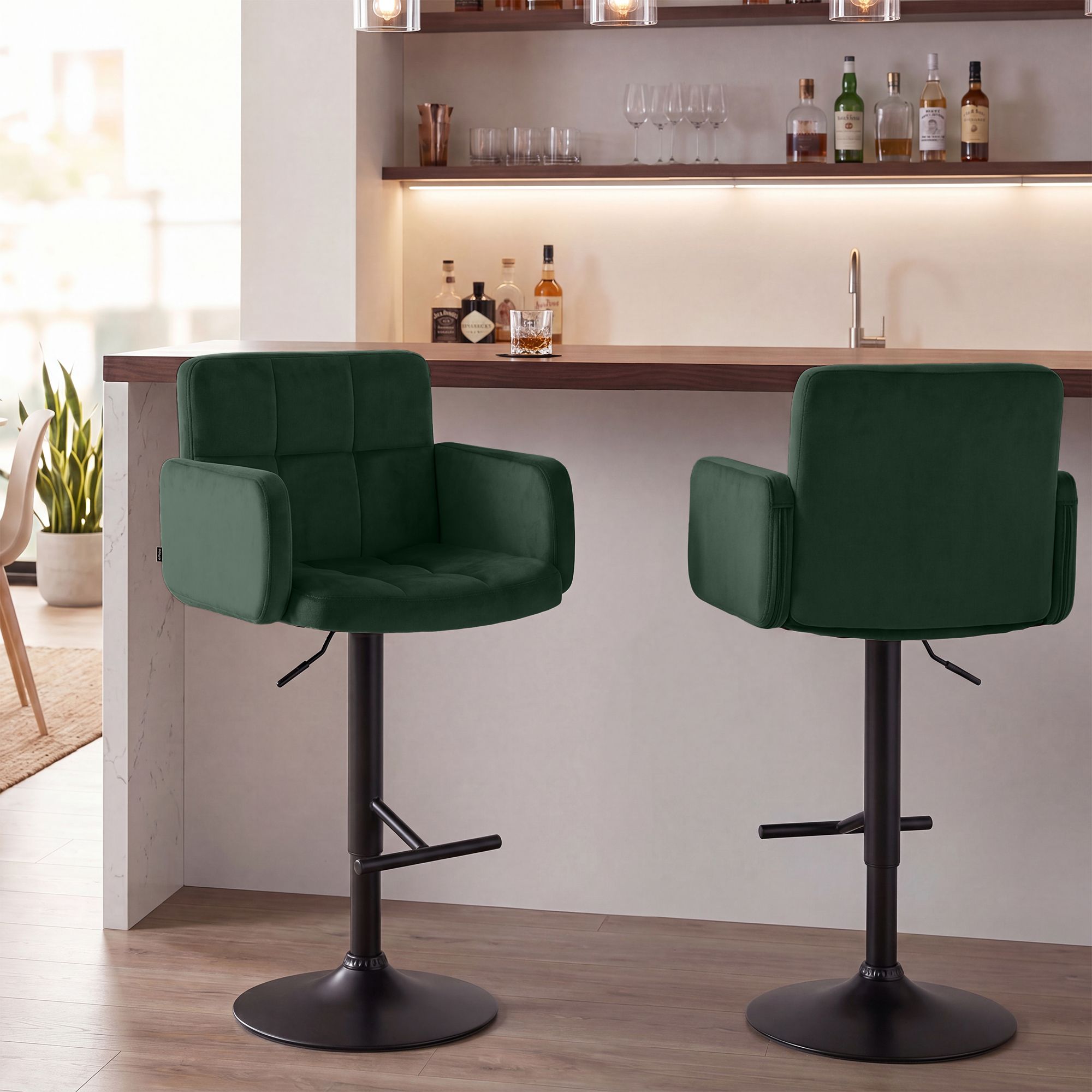 2-pack barstolar Los Angeles i sammet &ndash; snygg design och bekväm sitthöjd för kök och bar
